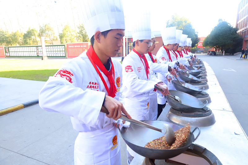 中餐学生阶段考核圆满举行