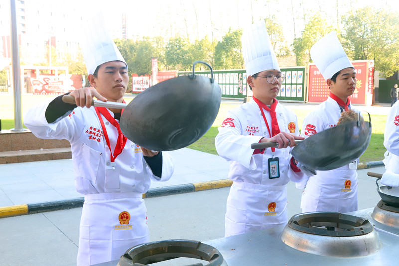 中餐学生阶段考核圆满举行