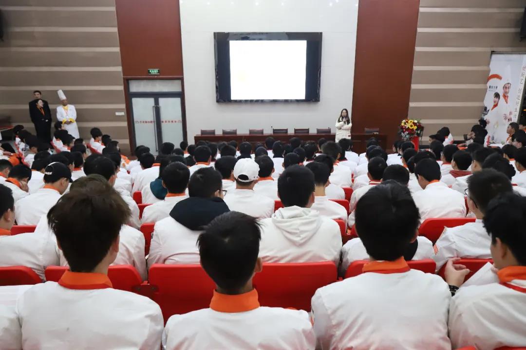 拥抱梦想,从“心”开始 | 安徽新东方开展心理健康讲座