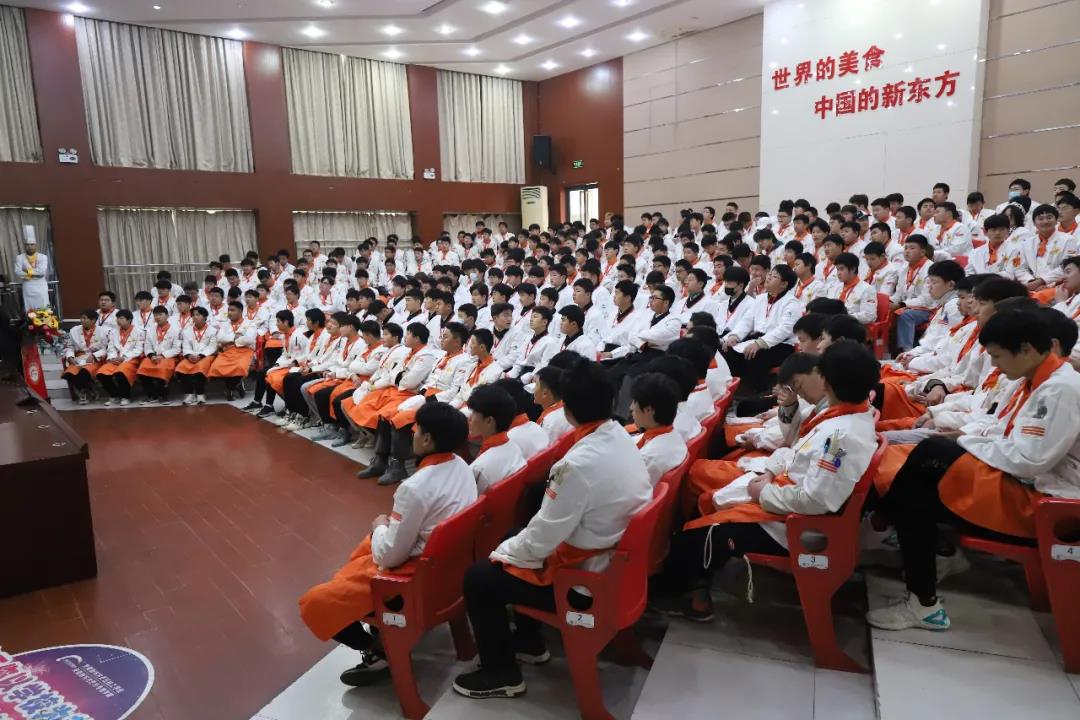 拥抱梦想,从“心”开始 | 安徽新东方开展心理健康讲座