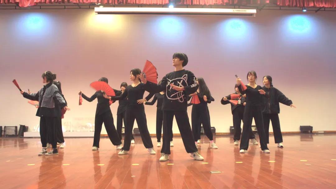 �����¶���2022��Ԫ�����ջ���Ԥ���ذ���Ϯ������~