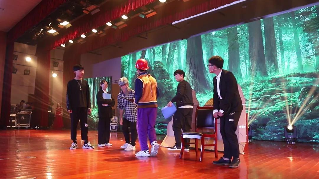 �����¶���2022��Ԫ�����ջ���Ԥ���ذ���Ϯ������~