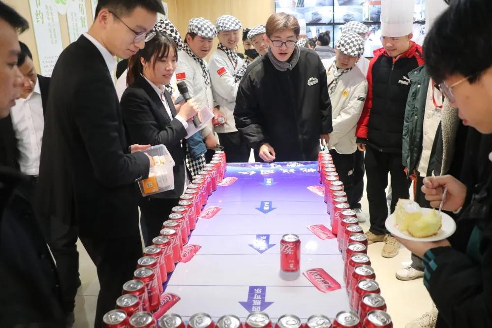 �����¶���������ʳ�ý��쿪ҵ������ֳ�̫������