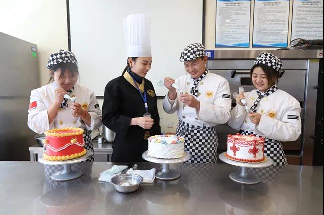 2022年女生适合学什么技术?