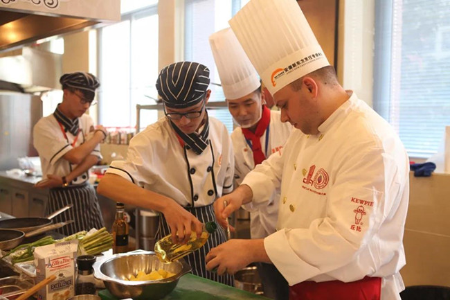 ��ѧ��ʦ����������ã��������¶������ѧУ