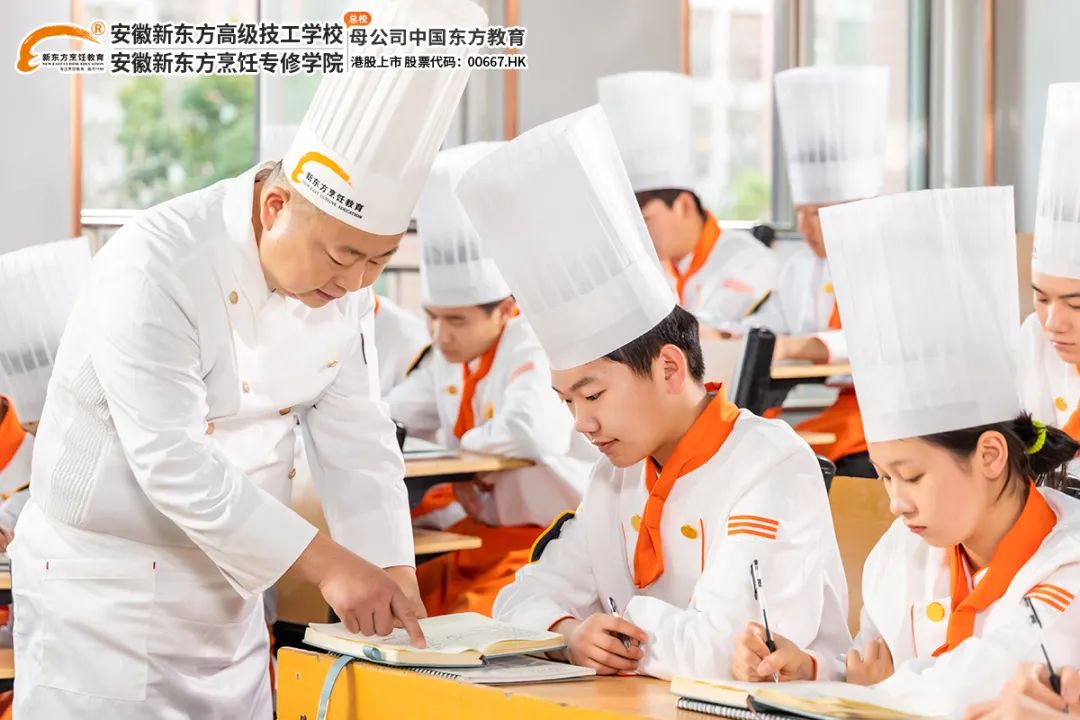 男孩,会烹饪的你真帅!