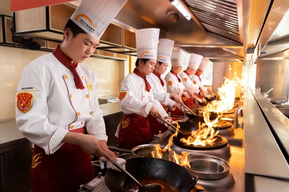厨师短期培训去哪里比较好?安徽新东方欢迎学子报读