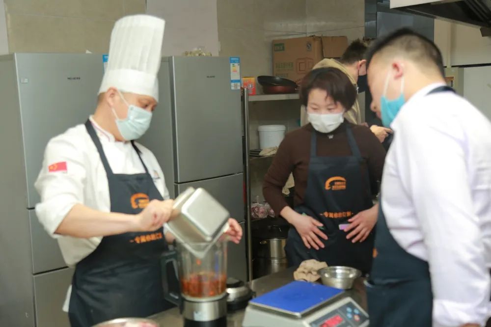 打工返乡创业做什么好?小吃低成本、回报快